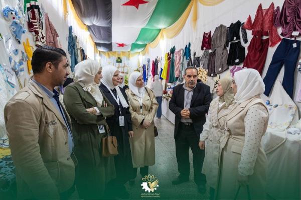مشاركة لجنة سيدات أعمال غرفة صناعة حماة في افتتاح معرض التعليم المهني والتقني المركزي