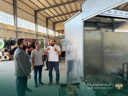 زيارة تفقدية إلى معمل هندسي للوحات الكهربائية في المدينة الصناعية بعدرا